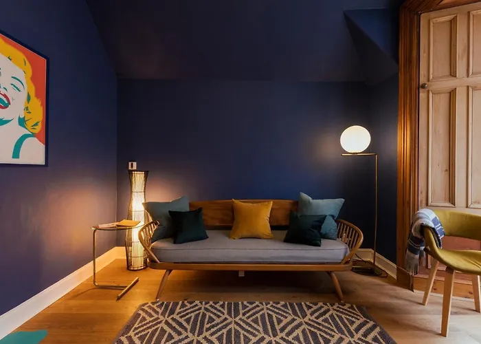 Joivy Contemporary Cottage With Free Parking