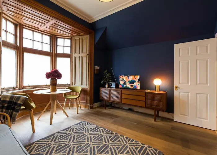 Joivy Contemporary Cottage With Free Parking