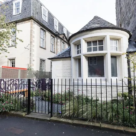 Joivy Contemporary Cottage With Free Parking Edinburgh Exterior photo